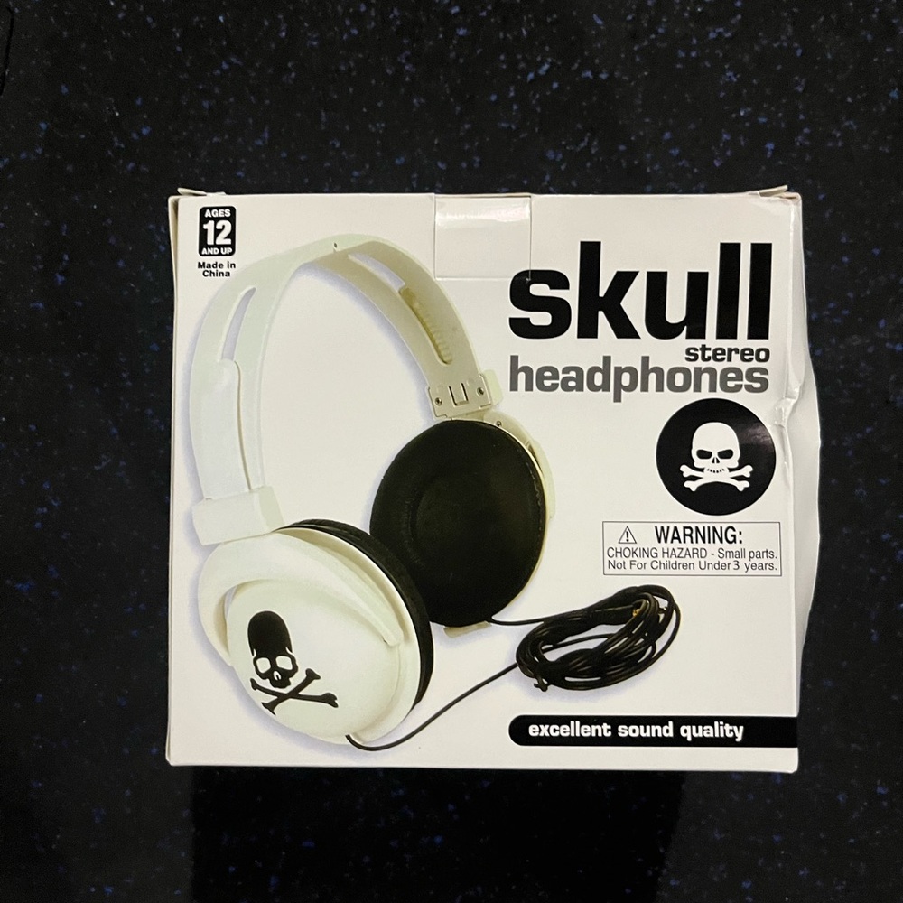 Skull headphones